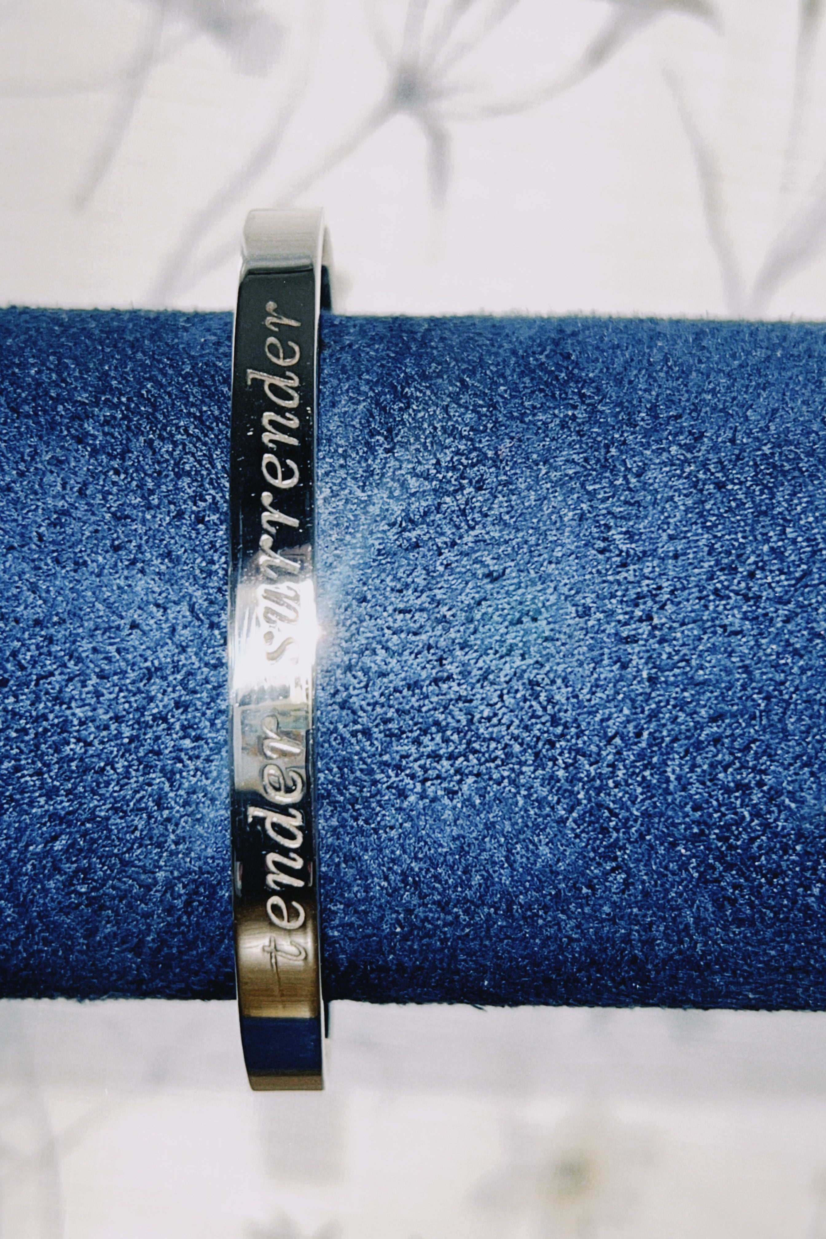 TENDER SURRENDER 015 (AZUL)